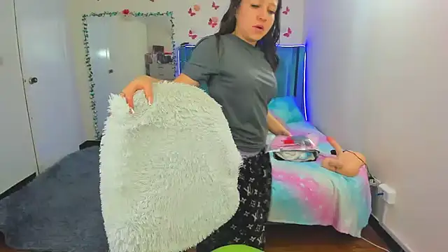 Luna Analya online show from September 15, 10:48 am