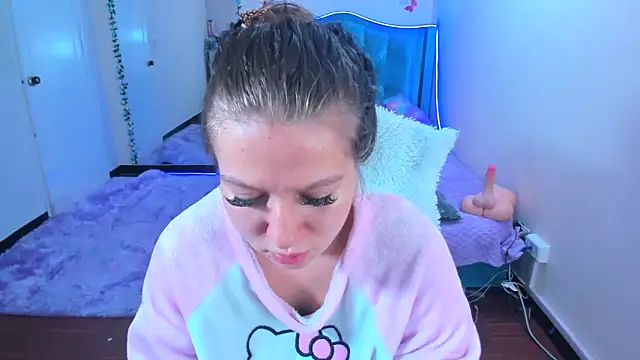 Snapshot of Luna_Analya chatting on October 3, 12:35 pm Luna Analya online show from October 3, 12:35 pm