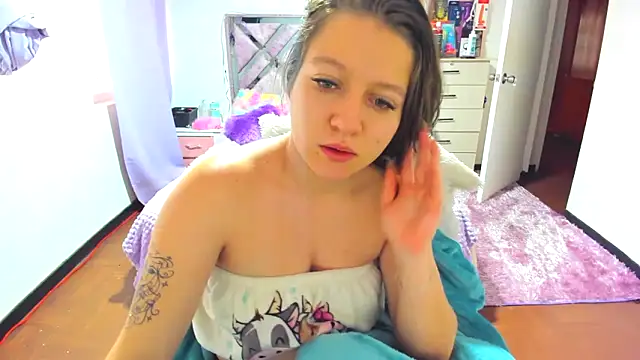 Snapshot of Luna_Analya chatting on October 31, 11:00 am Luna Analya online show from October 31, 11:00 am