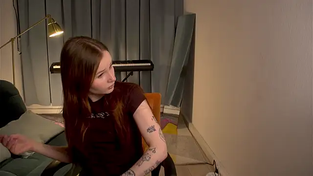 Lillie Woods online show from September 27, 10:48 pm