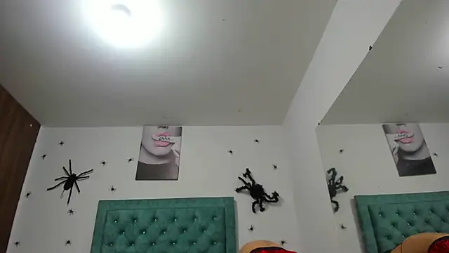 Snapshot of Rihanna_hotx chatting on October 25, 11:43 pm Rihanna hotx online show from October 25, 11:43 pm