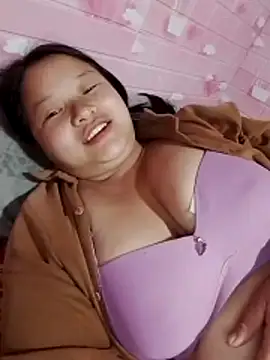 Snapshot of girl-babi chatting on March 29, 2:28 pm girl-babi online show from March 29, 2:28 pm