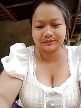 Snapshot of girl-babi chatting on May 15, 11:12 pm girl-babi online show from May 15, 11:12 pm