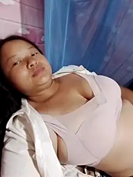 Snapshot of girl-babi chatting on June 5, 6:52 am girl-babi online show from June 5, 6:52 am