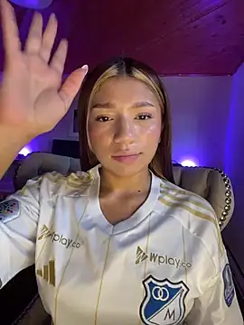 Isabella18 pink online show from June 19, 5:50 pm