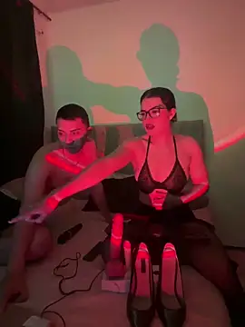 Snapshot of Mistressespectradom chatting on December 4, 12:09 am Mistressespectradom online show from December 4, 12:09 am