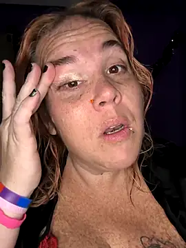 Courdles online show from November 5, 5:02 pm