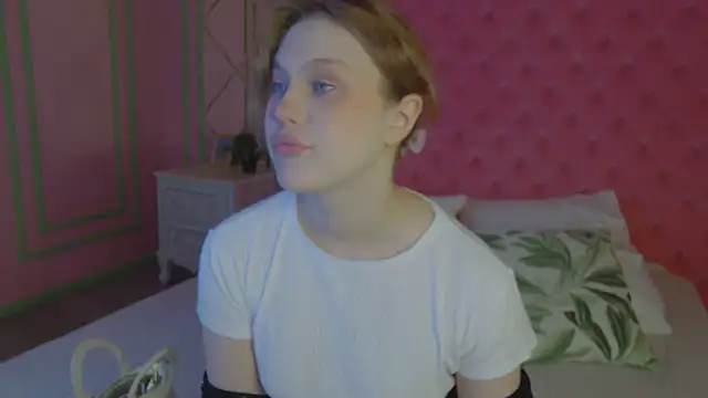 Snapshot of CaitlinSugar chatting on May 25, 4:18 am CaitlinSugar online show from May 25, 4:18 am