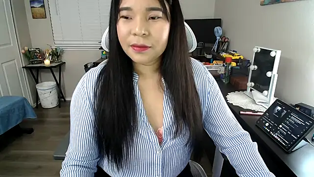 Snapshot of SHEILYN_ chatting on April 7, 4:24 am SHEILYN online show from April 7, 4:24 am
