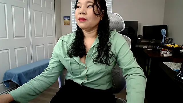 Snapshot of SHEILYN_ chatting on April 13, 4:23 pm SHEILYN online show from April 13, 4:23 pm