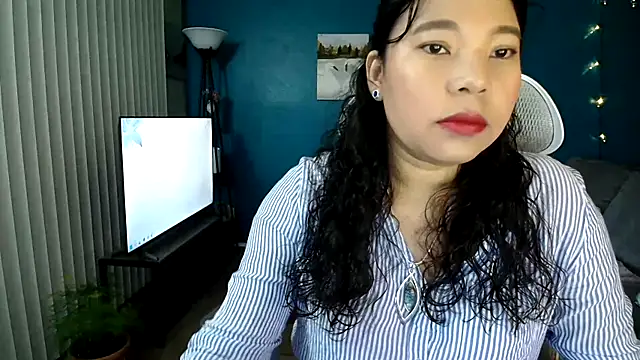 Snapshot of SHEILYN_ chatting on May 13, 5:38 am SHEILYN online show from May 13, 5:38 am