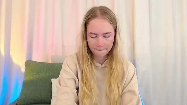 Mystic Chloe online show from September 16, 1:39 am