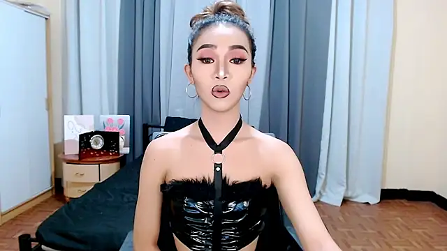 aelinhot online show from October 4, 7:28 am