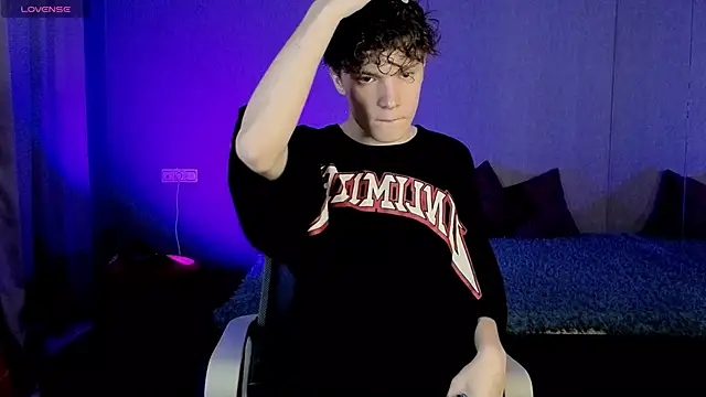 DYLAN  WILSON online show from September 14, 3:55 pm