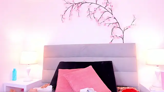 Snapshot of _analyy_ chatting on February 19, 8:38 pm analyy online show from February 19, 8:38 pm