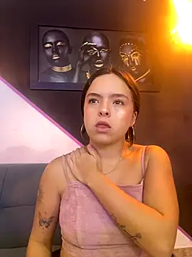 Snapshot of EmilyHarperr chatting on September 9, 11:54 am EmilyHarperr online show from September 9, 11:54 am