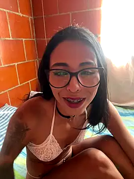 Snapshot of Emma__cumlovee chatting on September 10, 2:06 pm Emma cumlovee online show from September 10, 2:06 pm