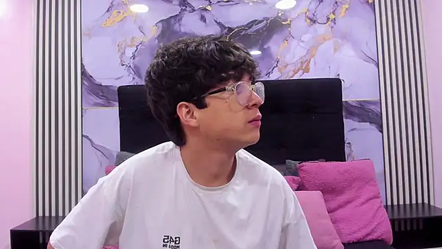 Snapshot of Desire_Ecstasy chatting on January 17, 2:27 am Desire Ecstasy online show from January 17, 2:27 am