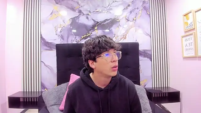 Snapshot of Desire_Ecstasy chatting on February 1, 2:54 am Desire Ecstasy online show from February 1, 2:54 am