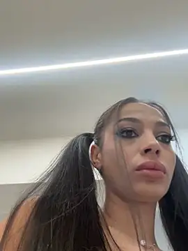 Bella Vixen  online show from September 28, 7:30 pm