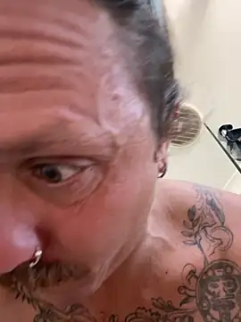 Snapshot of T-Boneman chatting on November 10, 3:05 am T-Boneman online show from November 10, 3:05 am