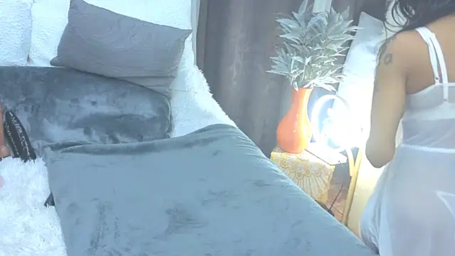 Snapshot of CaramelNatashaxx chatting on September 12, 4:23 am CaramelNatashaxx online show from September 12, 4:23 am