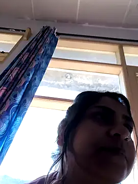 queenbuggi online show from February 12, 7:36 am