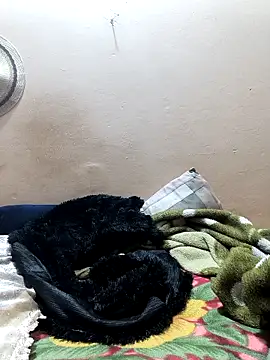 queenbuggi online show from March 7, 3:42 pm