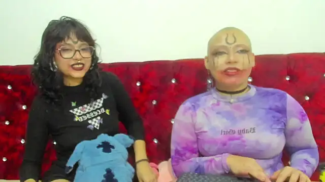 Snapshot of Cherry_vald chatting on October 19, 10:49 am Cherry vald online show from October 19, 10:49 am