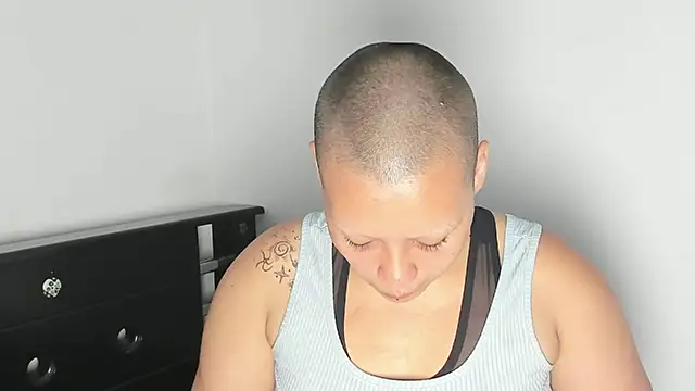 Snapshot of Cherry_vald chatting on March 21, 10:53 am Cherry vald online show from March 21, 10:53 am