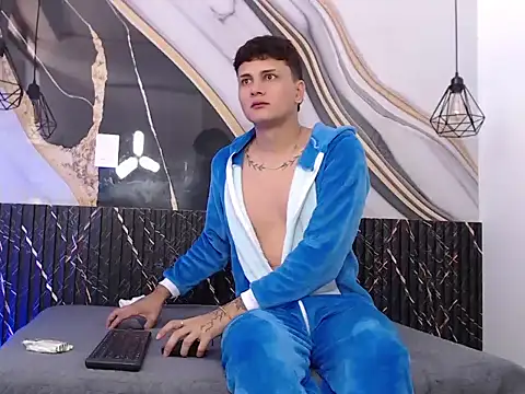 LiamCardona online show from September 12, 7:36 pm