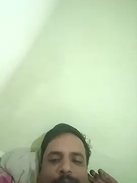 Snapshot of vardh033 chatting on October 4, 3:15 am vardh033 online show from October 4, 3:15 am