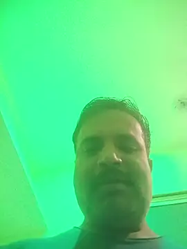 Snapshot of vardh033 chatting on October 7, 4:59 pm vardh033 online show from October 7, 4:59 pm