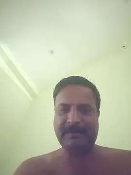 Snapshot of vardh033 chatting on October 11, 6:12 am vardh033 online show from October 11, 6:12 am