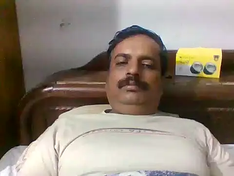 Snapshot of vardh033 chatting on October 29, 2:14 am vardh033 online show from October 29, 2:14 am