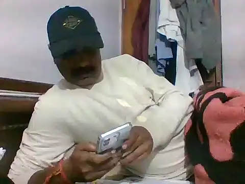 Snapshot of vardh033 chatting on November 4, 8:13 am vardh033 online show from November 4, 8:13 am