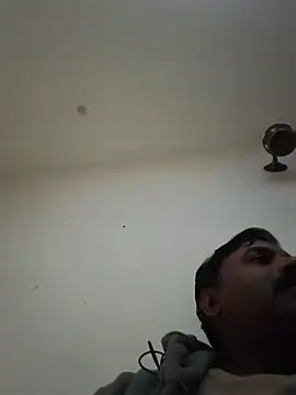 vardh033 online show from November 16, 3:39 pm