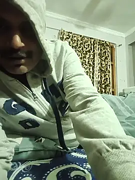 vardh033 online show from January 10, 6:42 pm