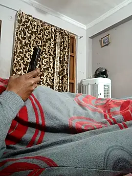 vardh033 online show from February 5, 3:49 pm