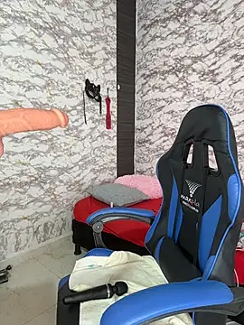 Snapshot of AlisSon__hot chatting on December 14, 6:45 pm AlisSon hot online show from December 14, 6:45 pm