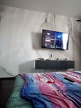 Snapshot of AlisaWyn chatting on February 15, 10:03 am AlisaWyn online show from February 15, 10:03 am