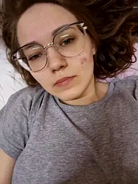 Snapshot of AlisaWyn chatting on February 21, 1:17 am AlisaWyn online show from February 21, 1:17 am