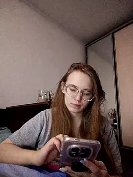 Snapshot of AlisaWyn chatting on March 5, 2:07 am AlisaWyn online show from March 5, 2:07 am