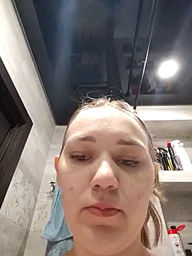 Snapshot of AlisaWyn chatting on March 6, 12:51 am AlisaWyn online show from March 6, 12:51 am