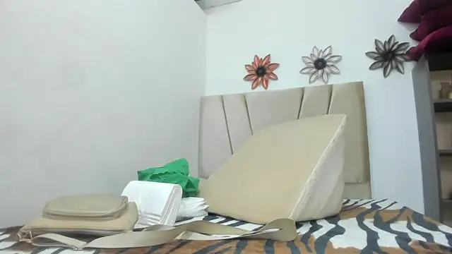 Snapshot of Adrianasex_69x chatting on October 15, 5:02 pm Adrianasex 69x online show from October 15, 5:02 pm