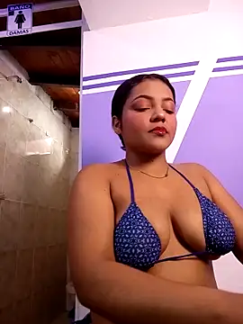 Snapshot of veronica_em1 chatting on April 30, 2:12 pm veronica em1 online show from April 30, 2:12 pm