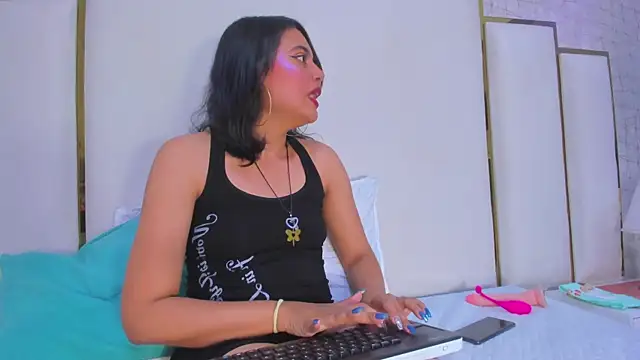 Snapshot of thalia888_ chatting on October 13, 7:14 pm thalia888 online show from October 13, 7:14 pm