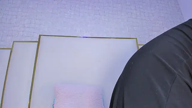 Snapshot of thalia888_ chatting on November 24, 7:02 pm thalia888 online show from November 24, 7:02 pm