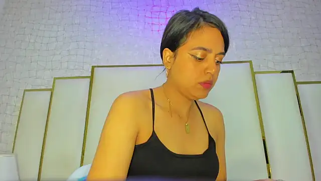 Snapshot of thalia888_ chatting on February 24, 7:01 pm thalia888 online show from February 24, 7:01 pm