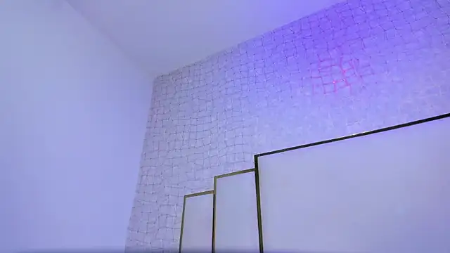 Snapshot of thalia888_ chatting on February 26, 7:13 pm thalia888 online show from February 26, 7:13 pm